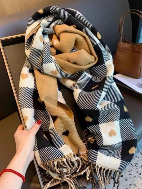 🧣Checkered Scarf – Soft, Warm & Stylish Winter Accessory✨